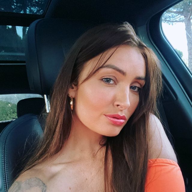 𝐁𝐞𝐯𝐞𝐫𝐥𝐲 𝐛𝐞𝐥𝐥𝐨's photo